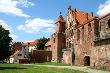 przewodnik po toruniu trasy podstawowe